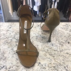 Manolo Blahnik t stap sandals